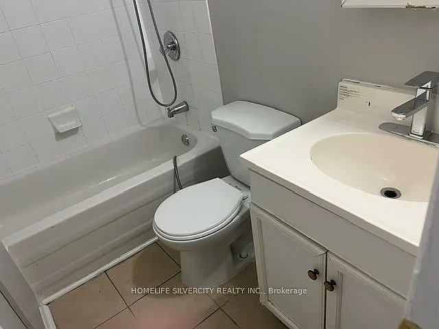 6 Rouge Fairway St #1 — Photo 5