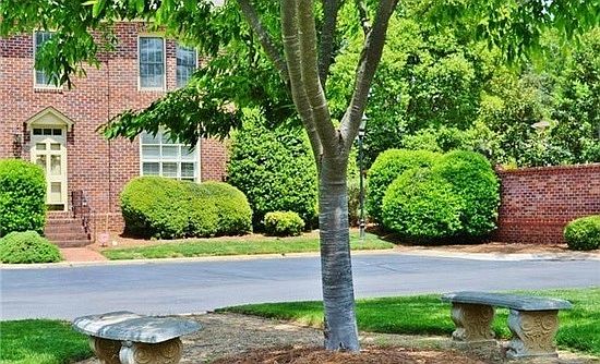 3rd image of 4403 Columbine Ct