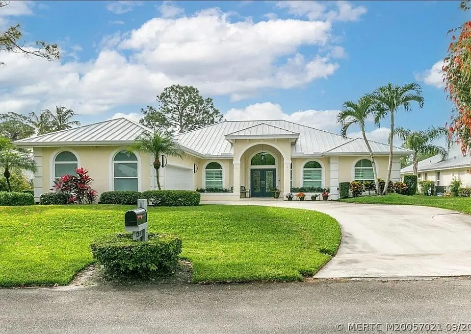 1064 SW Pigeon Plum Way