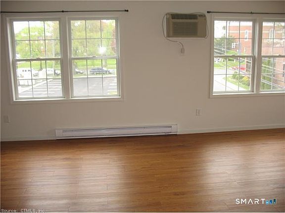 2nd image of 7 New St #202
