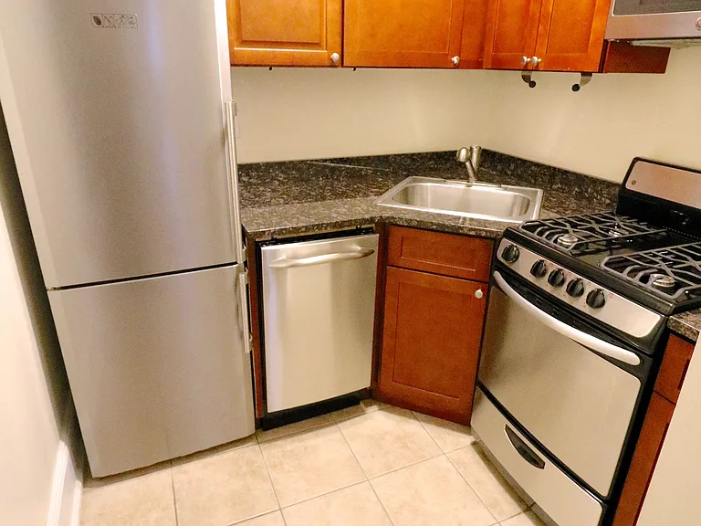118 W 74th St #2B — Photo 2
