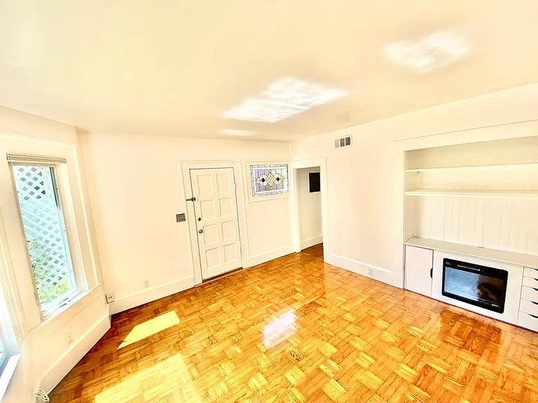 1307 Santa Clara Ave — Photo 7