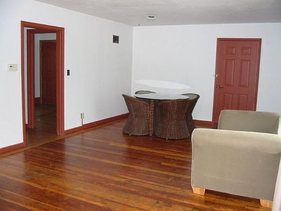 2nd image of 502 1/2 E 6th St