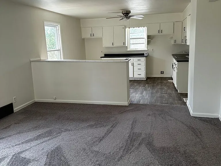 1946 Saint Lawrence Ave — Photo 1