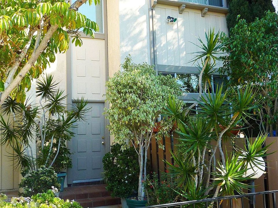 Front entry - West facing.