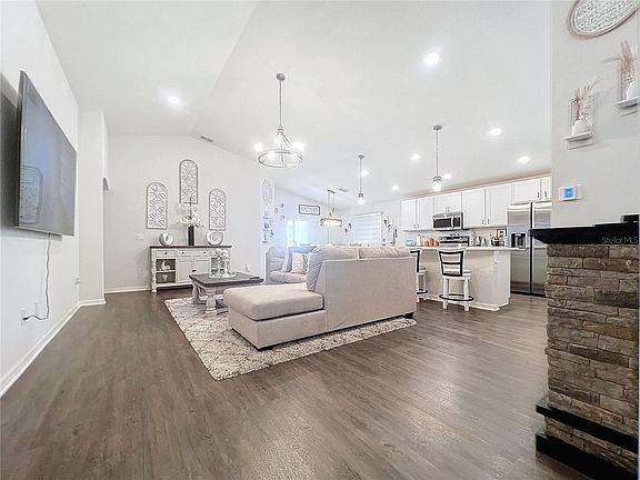 2nd image of 2027 Dexter St