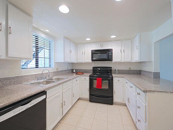 4th image of 8215 N 21st Dr #D107