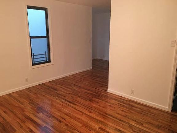 2nd image of 5928 Catalpa Ave #1