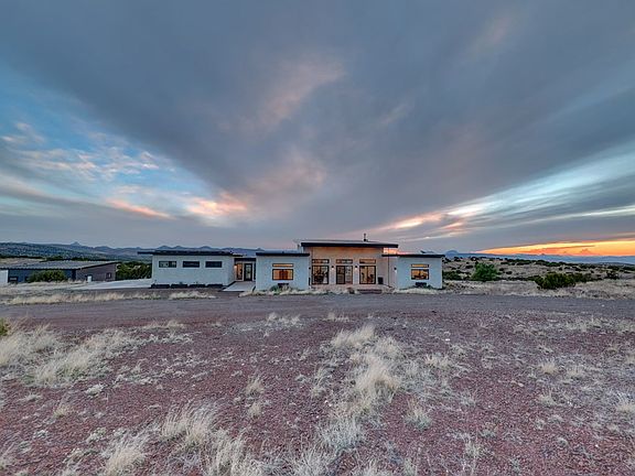 2nd image of 28 Scenic Ridge Rd S