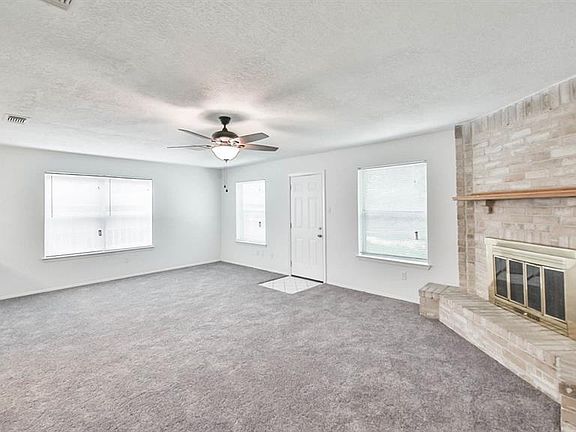 4th image of 10022 Peachridge Dr
