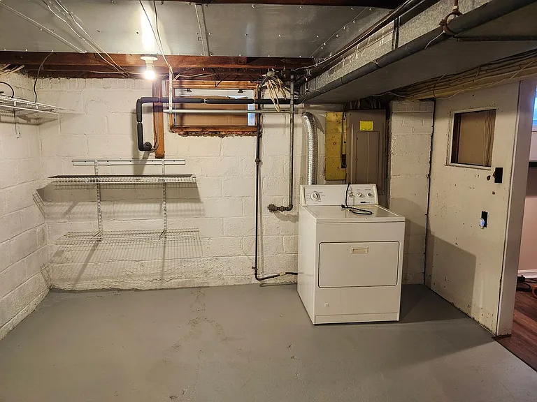 332 Marsh Ln — Photo 18
