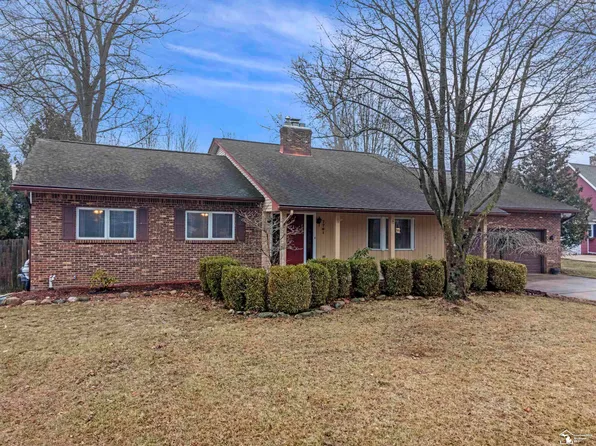 7761 Stout Ave, Grosse Ile, MI 48138