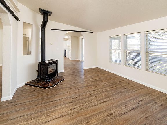 5th image of 10113 SE Ridge View Rd