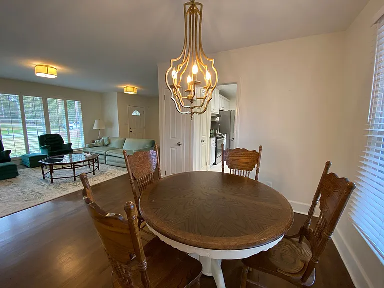264 E Vineland Rd — Photo 5