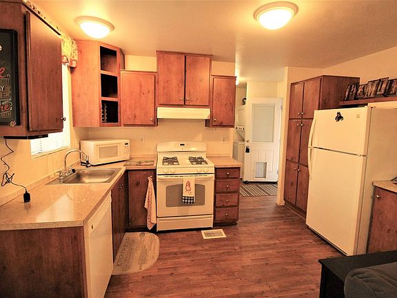 5th image of 450 E Bradley Ave