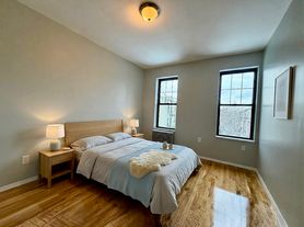 65-51 Myrtle Ave, Ridgewood, NY