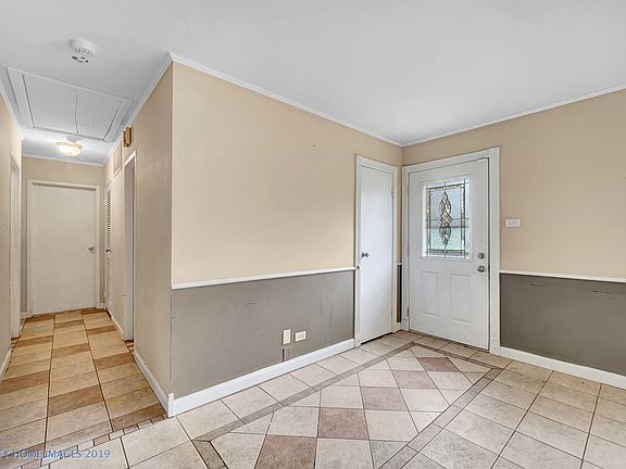 3rd image of 216 Nashua St