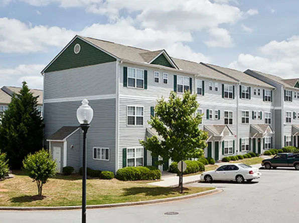 3 University Village Dr, Central, SC 29630