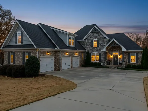 102 Etowah Ln, Piedmont, SC 29673