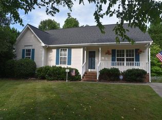 2981 Butterwood Dr, Jamestown, NC 27282