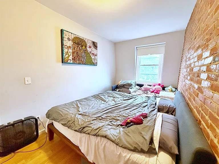 84 Webster St #3 — Photo 8