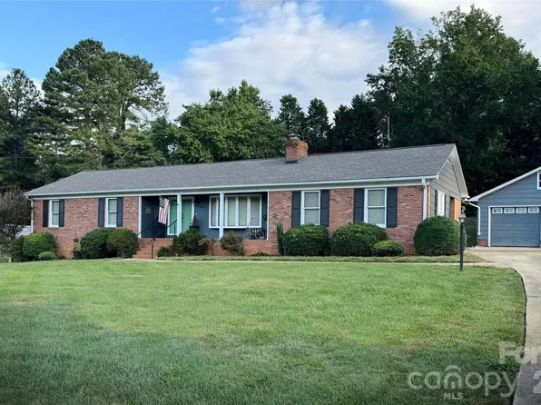 105 Terrace Pl, Lincolnton, NC 28092
