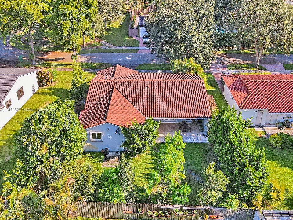 1st image of 6924 Willow Ln