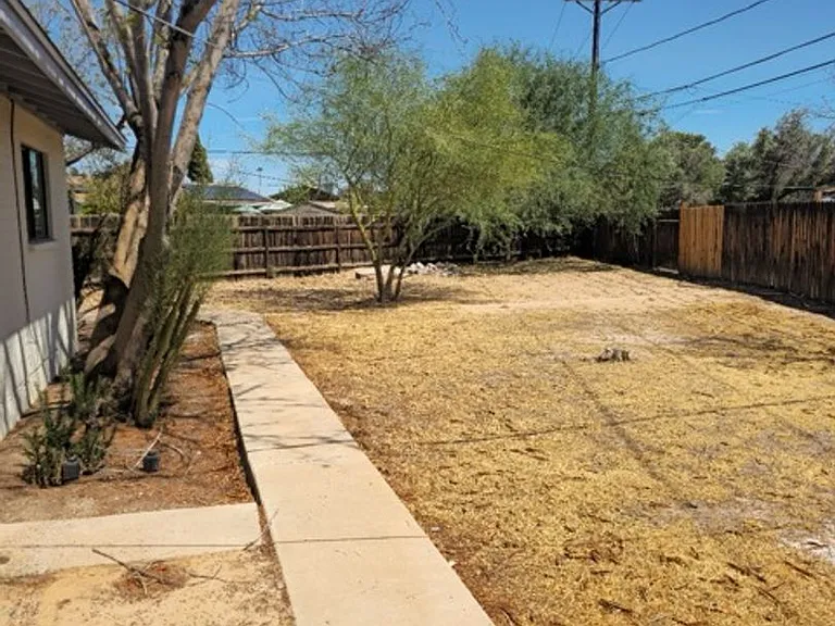 133 E Del Rio Dr — Photo 14