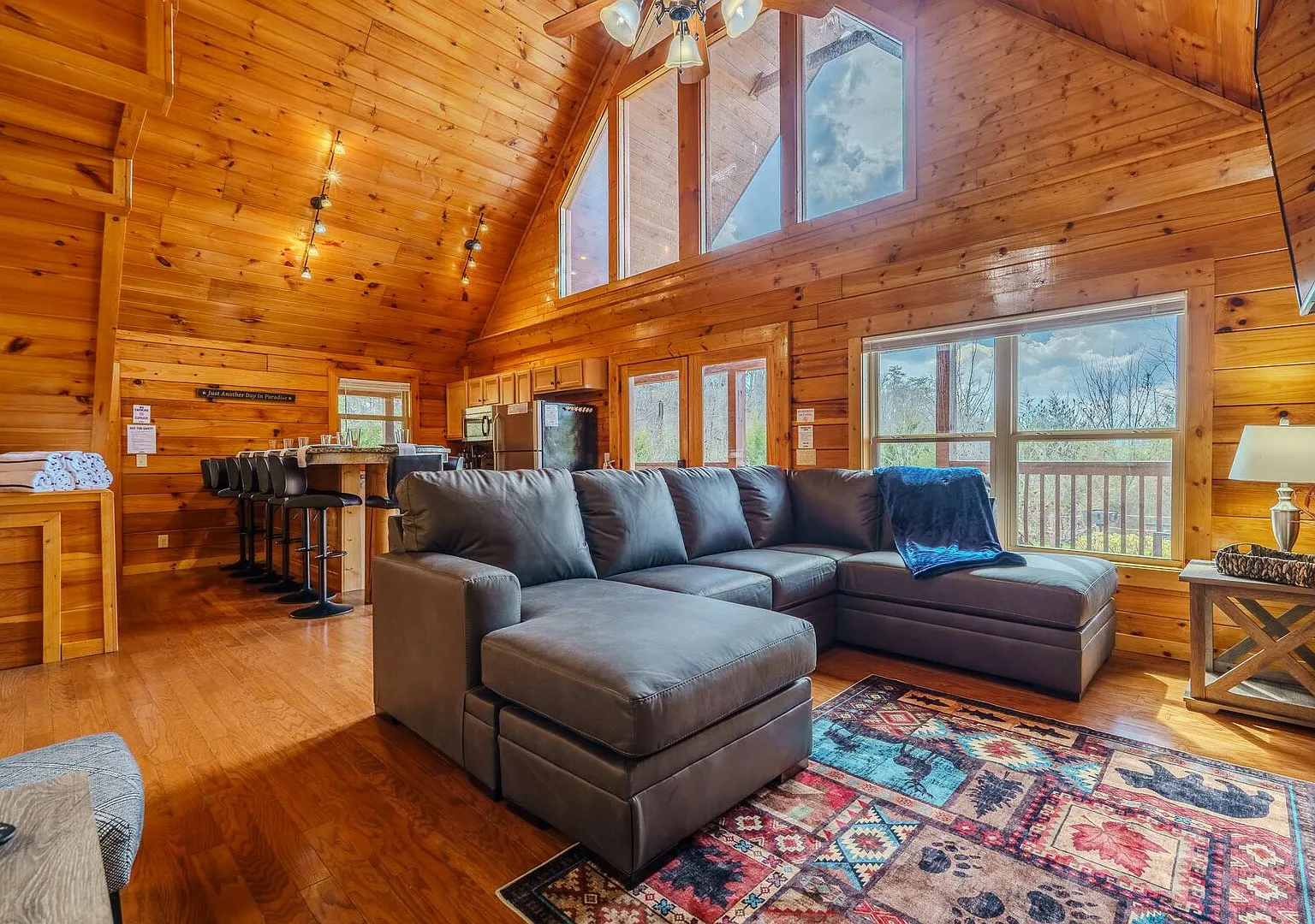 Hot Tub Resort Pool Game Room Pet Friendly — Photo 4