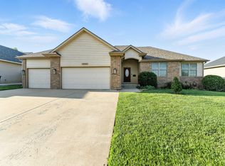 2535 Stonepost Ln, Salina, KS 67401