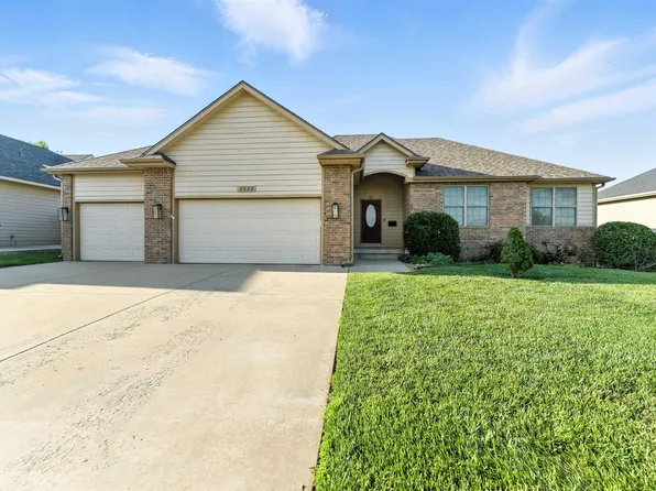 2535 Stonepost Ln, Salina, KS 67401
