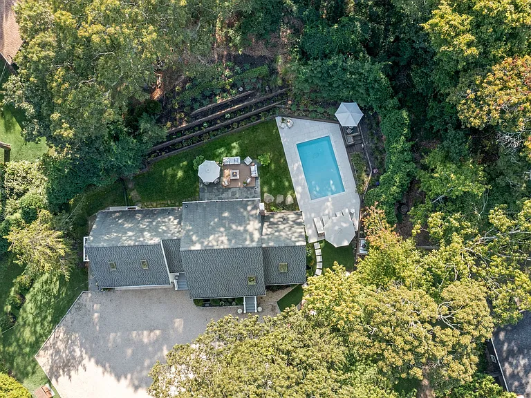 2421 Noyac Rd — Photo 44