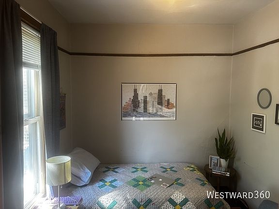 5th image of 2035 N Sawyer Ave #2