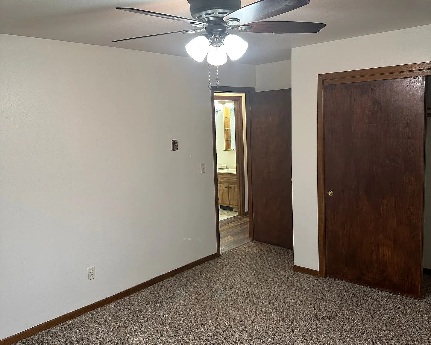 Immaculate Updated 2 Bedroom with 1 Bath — Photo 3