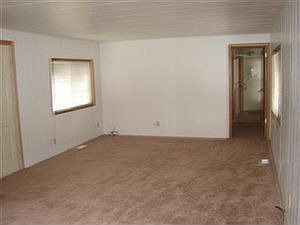4th image of 5542 Yakima Ln SE