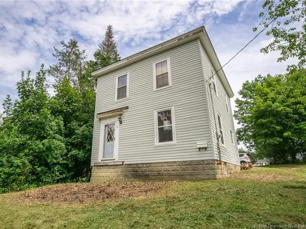 29 Churchill St, Saint Stephen, NB E3L 2G5