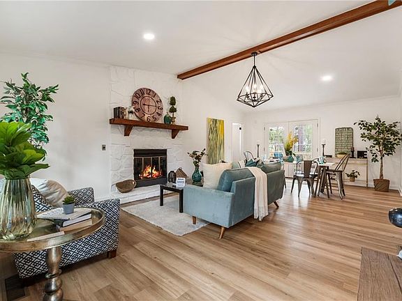4th image of 1184 Alemeda Dr