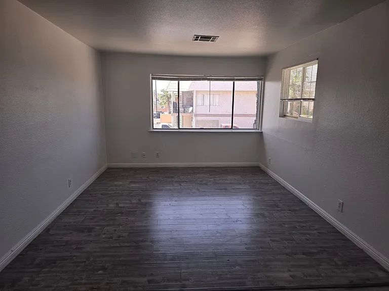 1724 Breckenwood Ct — Photo 36