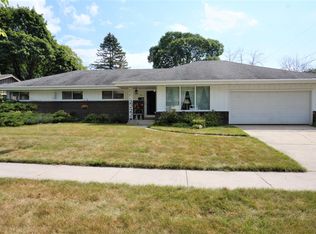 916 N Holden St, Port Washington, WI