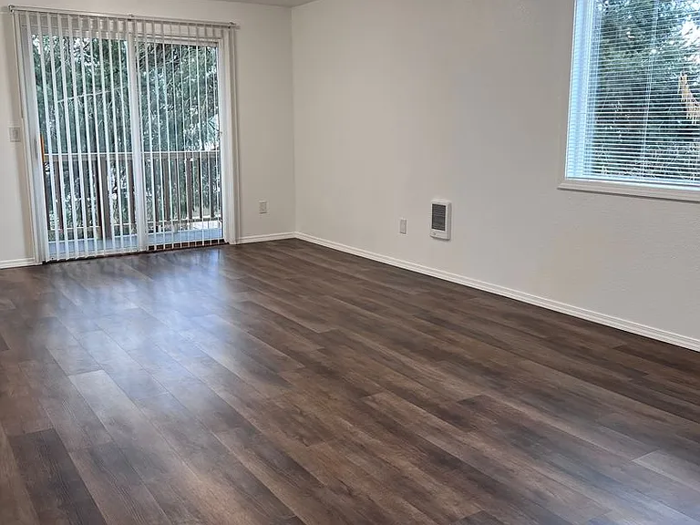 3459 Hawthorne Ave NE — Photo 8
