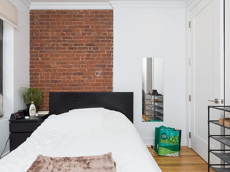 236 E 24th St #5A — Photo 3