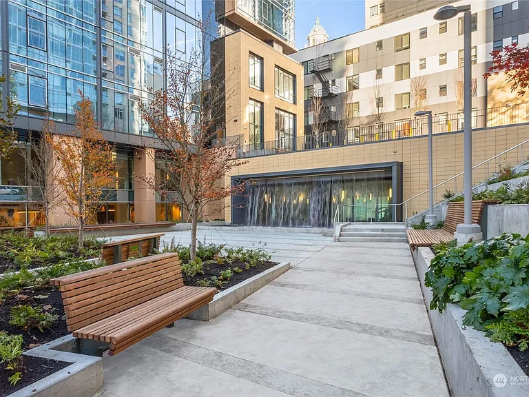 800 Columbia St #1203 — Photo 24