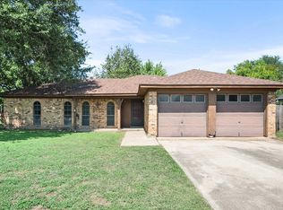 1116 S Timberline Dr, Fort Worth, TX 76126