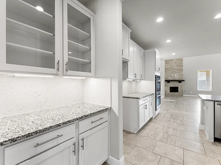1015 Pink Lily Ln — Photo 5