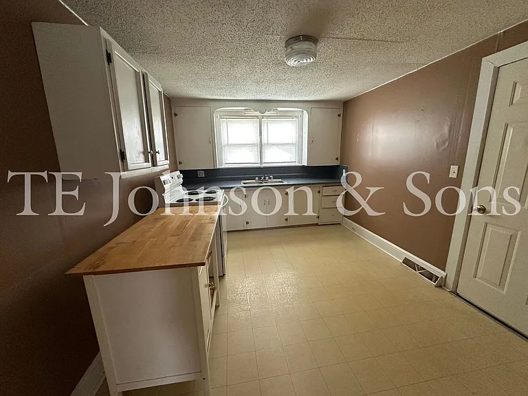 6190 Vance Rd — Photo 3