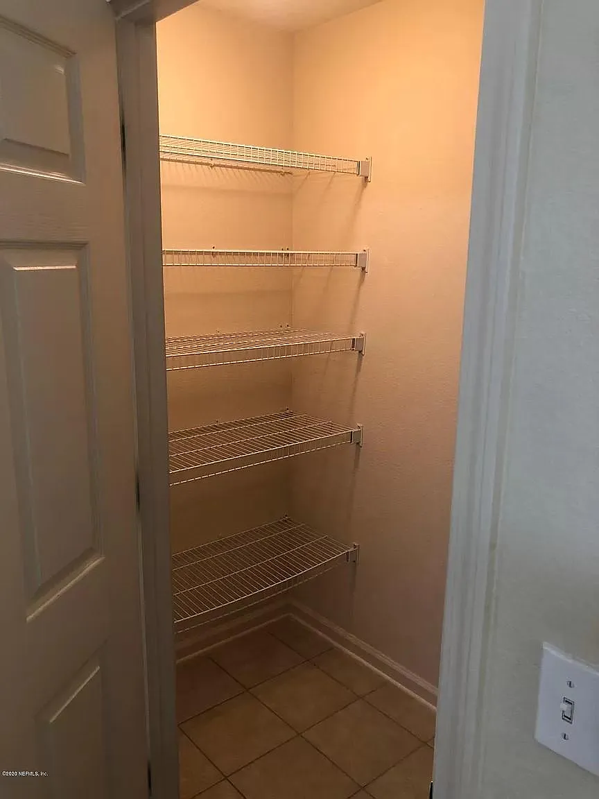 3 bed, 2.5 bath, 1531 sqft, $1,950 — Photo 3