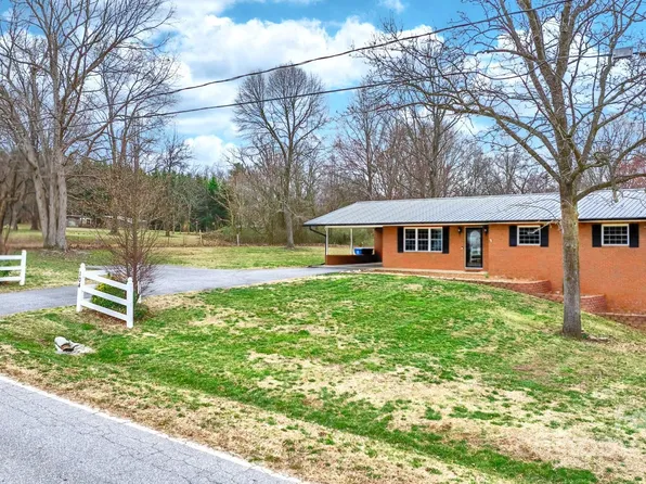 104 Pop Davis Rd, Taylorsville, NC 28681
