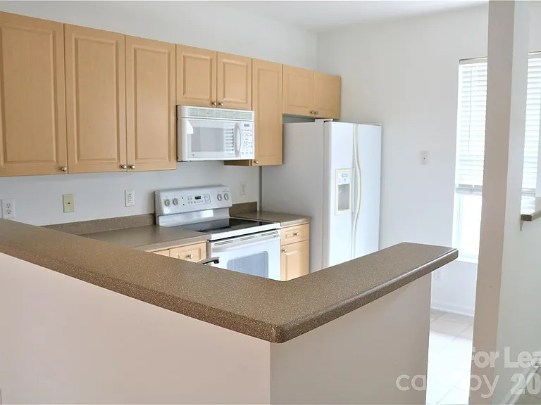 15232 Coventry Court Ln — Photo 3