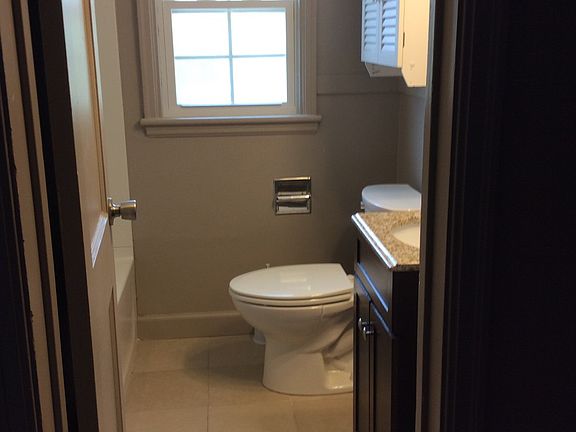 3rd image of 4833 South St