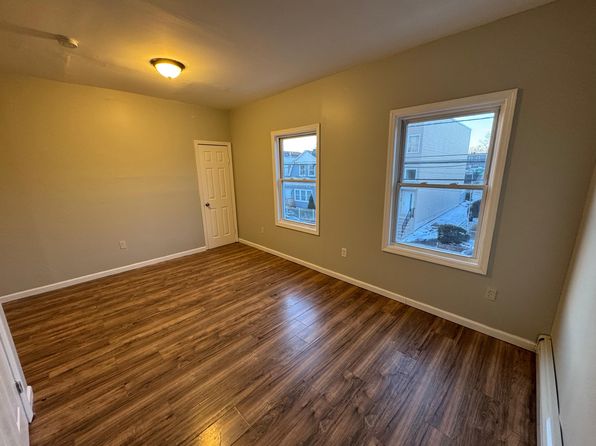 94 Willoughby St #2A